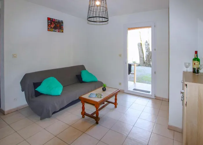 2 Bedroom Cozy In *