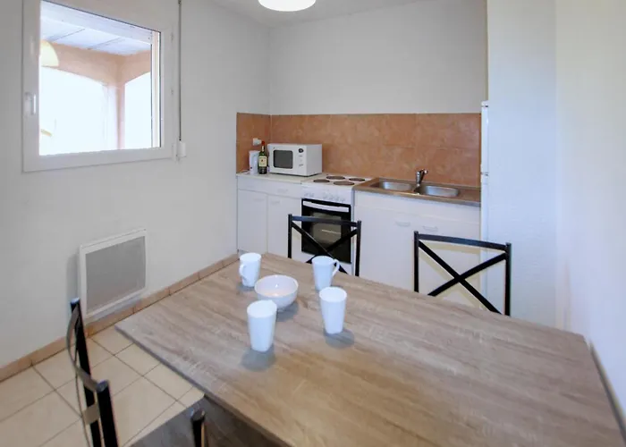 2 Bedroom Cozy In