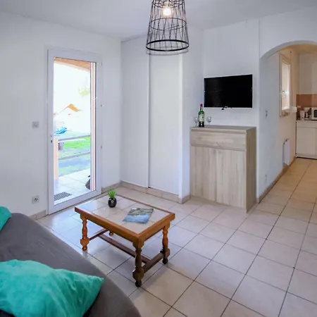 Beautiful In With Swimming Pool Holiday home *